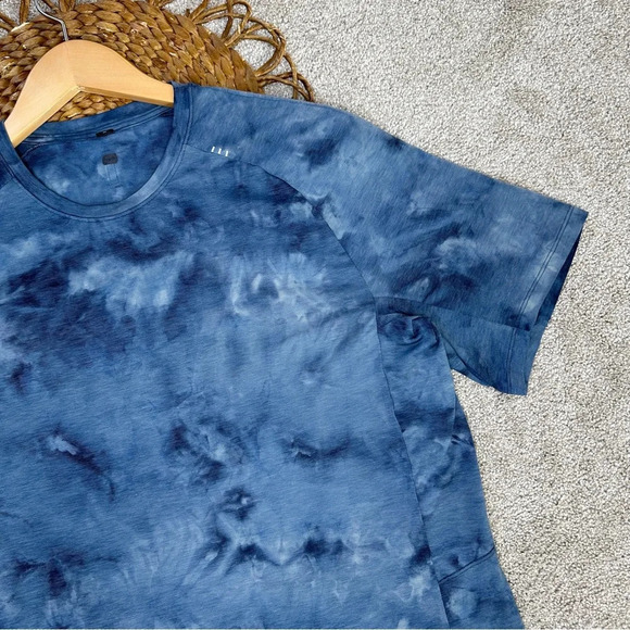 Lululemon Men’s Always Agile Short Sleeve Shirt Diamond Dye True Navy Chambray L - Picture 5 of 12